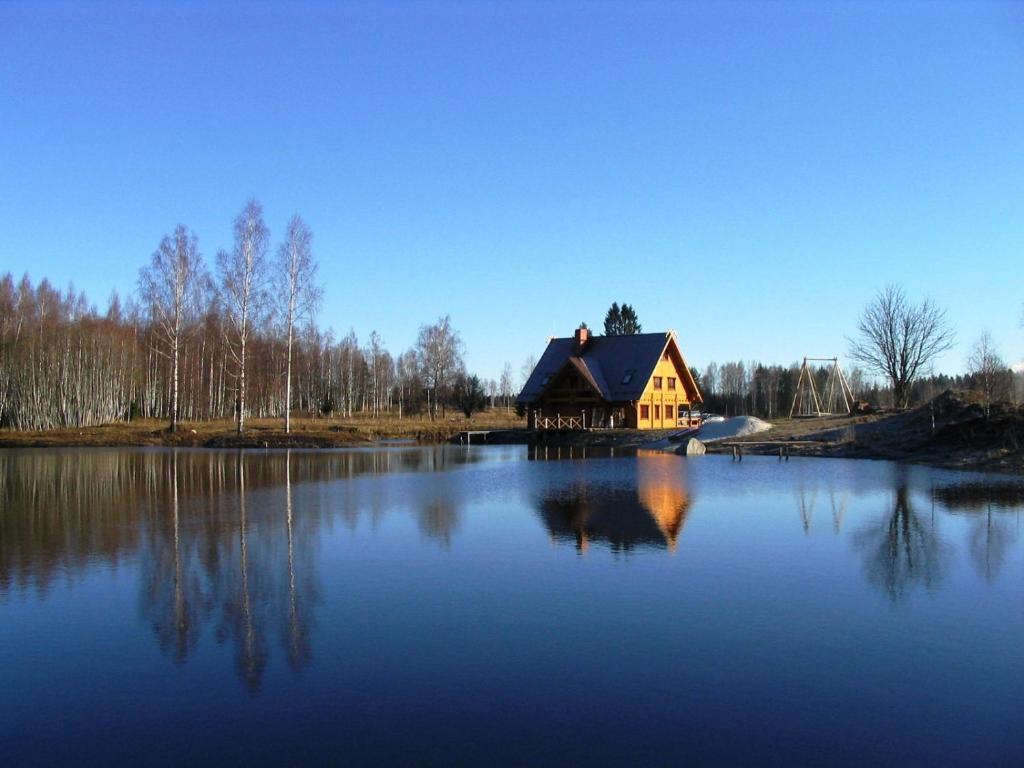 Готель Jaun-Ievinas Rauna Екстер'єр фото